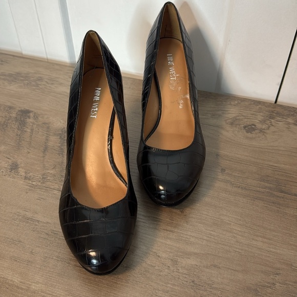 Nine West Black Croc-Embossed Heels - Faux Leather - Pumps - 8 - Picture 3 of 7
